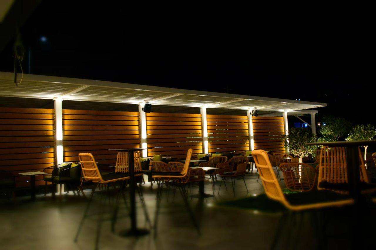 Bluepoint Hotel Tepelene Bagian luar foto