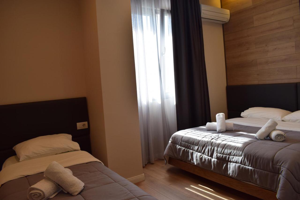 Bluepoint Hotel Tepelene Bagian luar foto