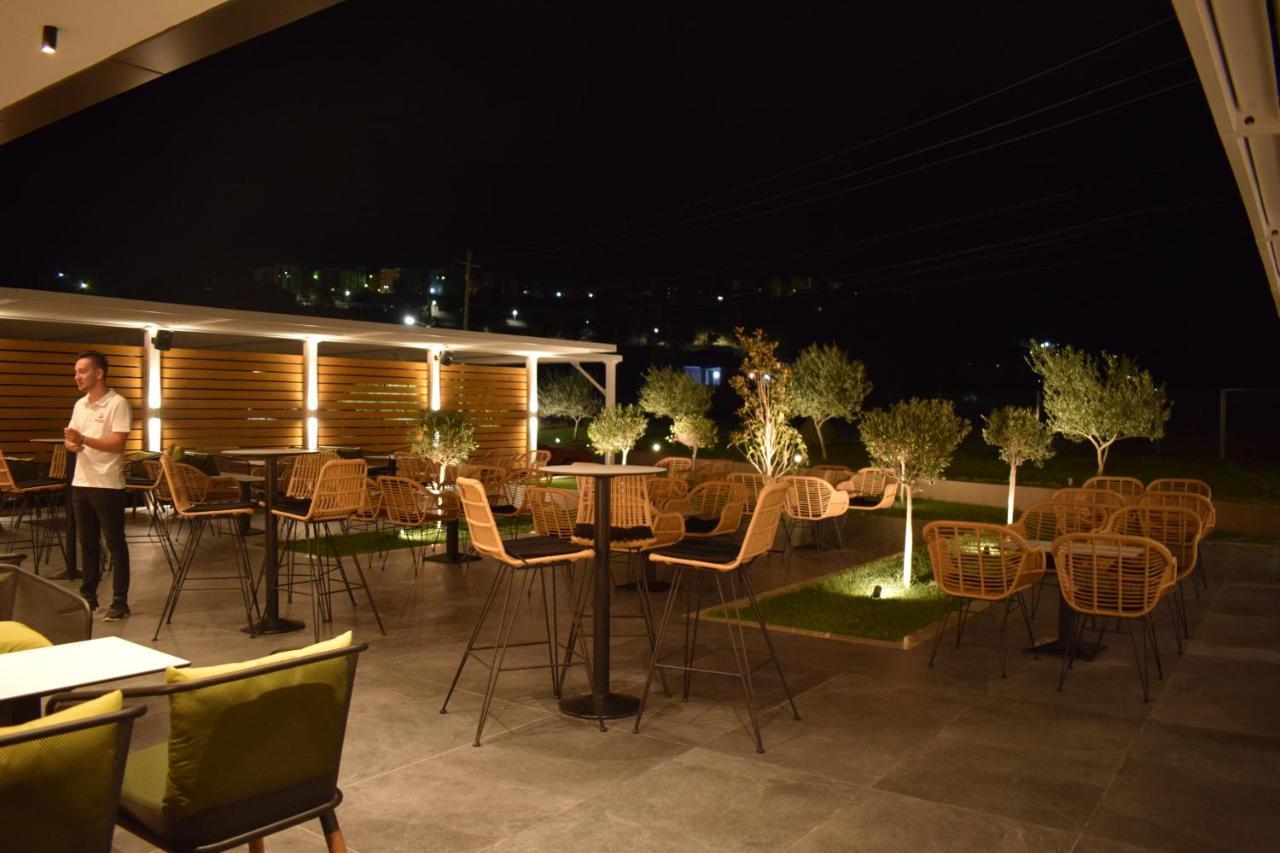 Bluepoint Hotel Tepelene Bagian luar foto